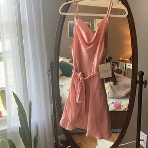 NWT Silky blush lulu’s dress